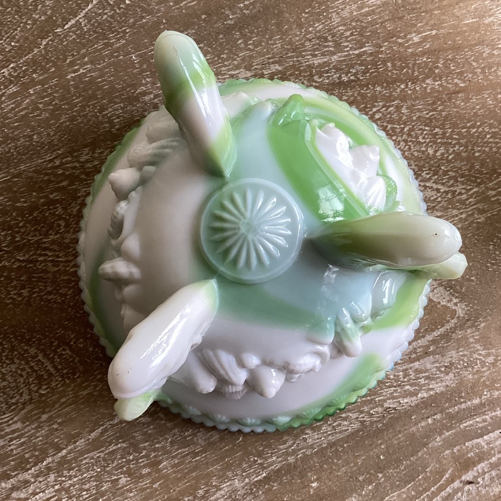 Vintage Westmoreland rare green and white Candy Dish with lid - Picture 4 of 14